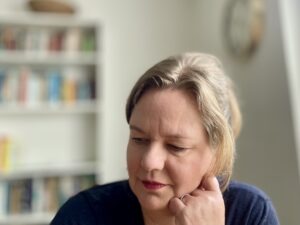Bettina Steinhage in einem stillen, nachdenklichen Moment.